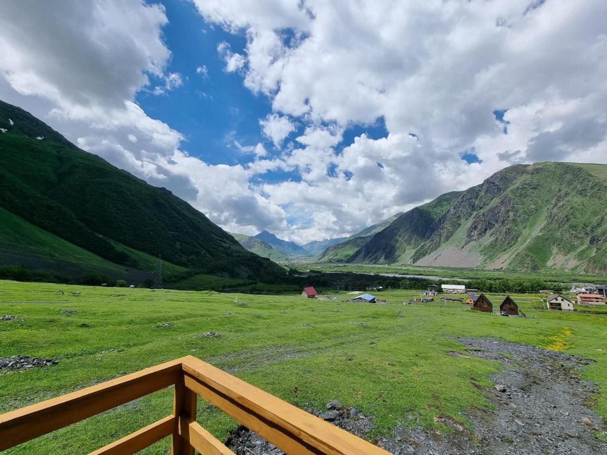 Memory Hut_kazbegi Apartment Stepantsminda